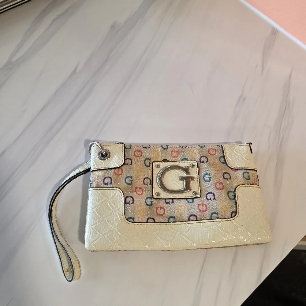 Guess Y2K Vintage Wristlet Candy Color Cream Clutch Retro G Logo Design